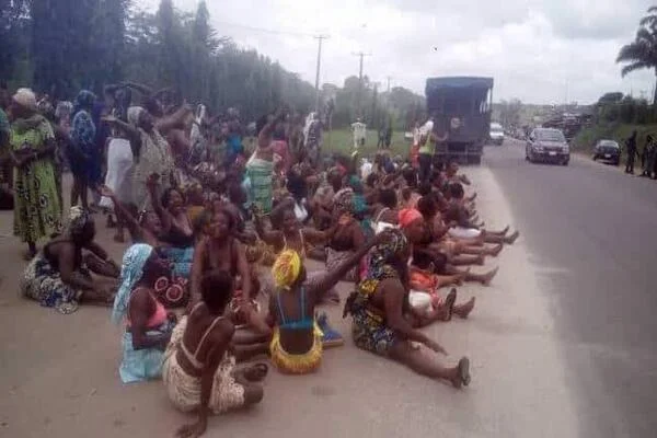Nigeria - Ondo Women Protest Half-Naked Against Herdsmen Killings and Assaults in Uba-Oka Akoko