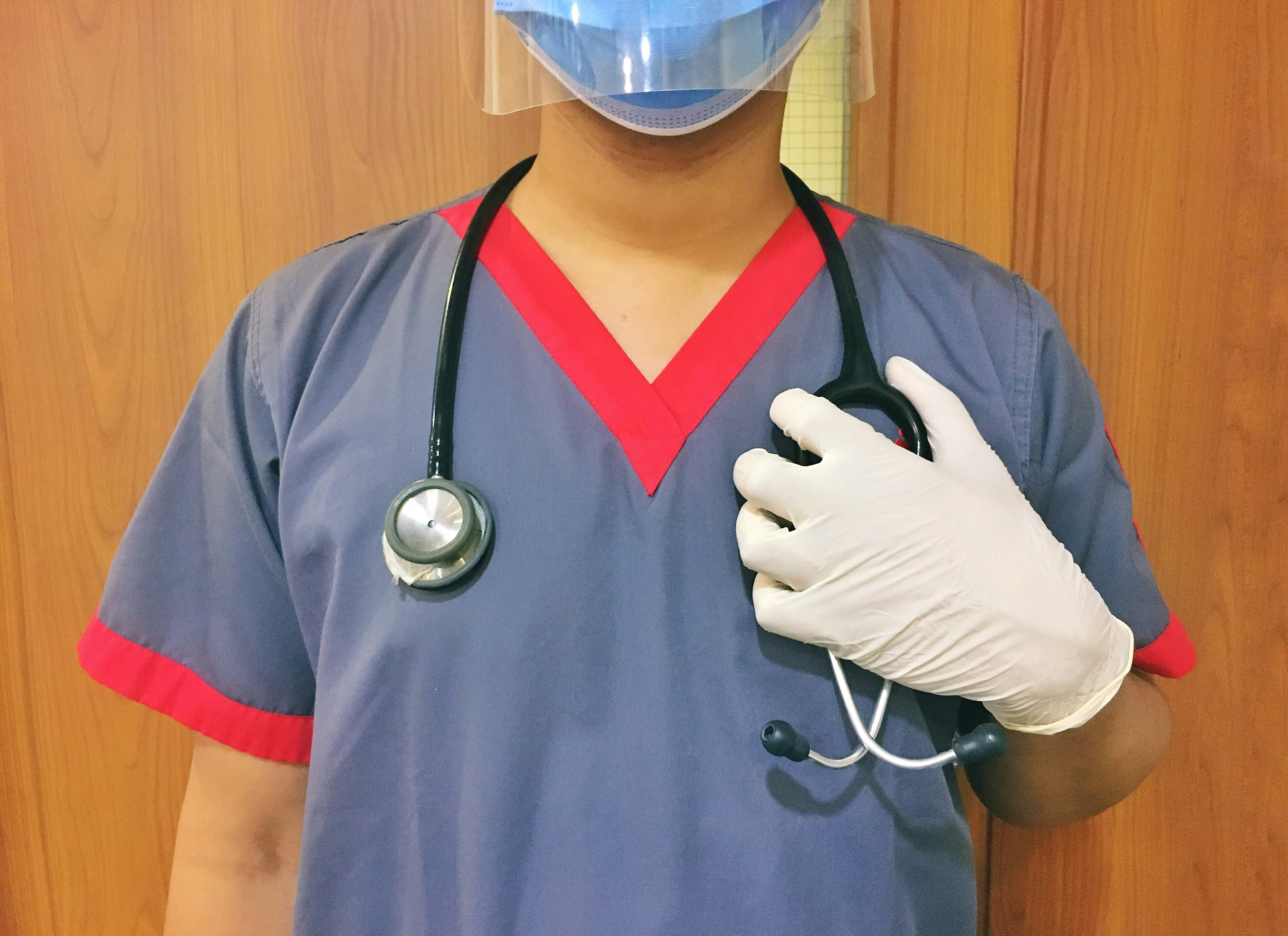 Article 'UK Doctor Abandons Sedated Patient Mid-Surgery for Sexual Encounter'