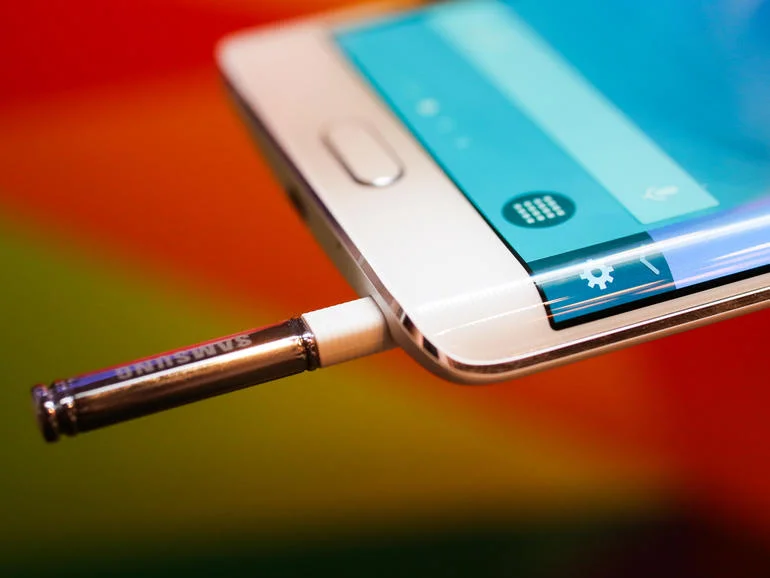 samsung-galaxy-note-edge-product-photos13.webp