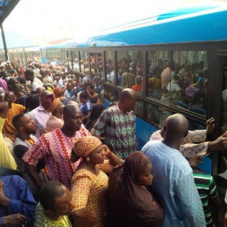 brt crowd lagos.png