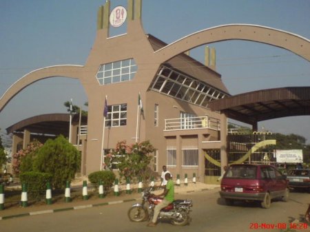 UNIBEN-MAIN-GATE.jpg