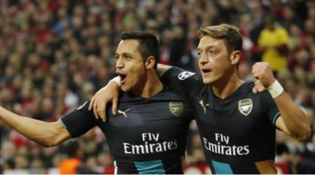 sanchez and ozil.JPG