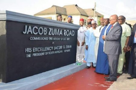 Jacob-Zuma-Statue-Imo-State2-600x400.jpg