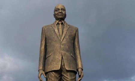 Jacob-Zuma-Statue-Imo-State5-600x800-e1508083134241.jpg