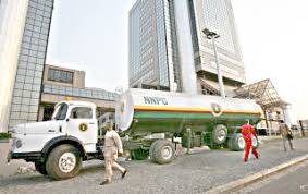 Serving soldier, 4 others arrested for alleged hijack of fuel-laden truck – The Sun News