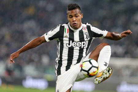 Alex-Sandro-672145.jpg