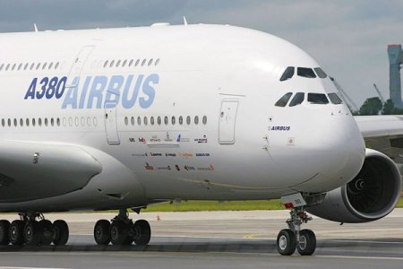 Airbus-A380-.jpg