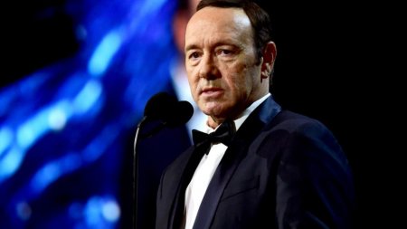 tdy_news_snow_kevin_spacey_171030_1920x1080-1062x598.jpg