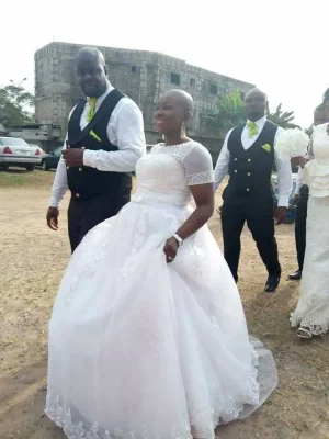 bride-low-cut-0.webp