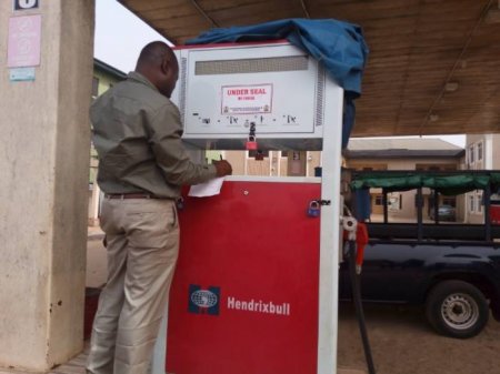 DPR-sealing-petrol-station-in-Warri-on-Wednesday-–-photo-NAN.jpeg
