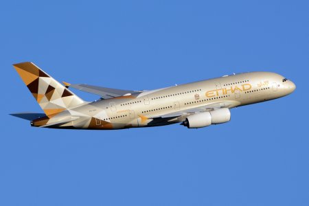 Etihad_Airways_-_Airbus_A380-861.jpg