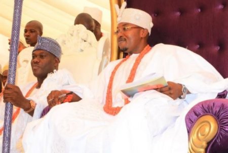 ooni and oluwo.JPG