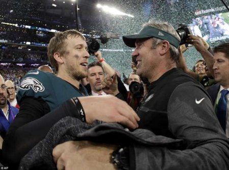 Nick-Foles-and-Doug-Pederson.jpg