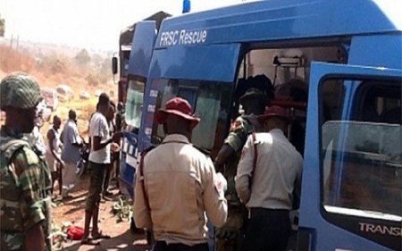 Nigeria-leadership-newspapwe-FRSC-at-a-road-accident-scene.jpg