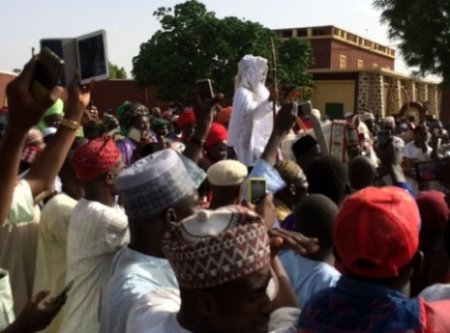 Emir-of-Kano-and-supporters-465x345.jpg