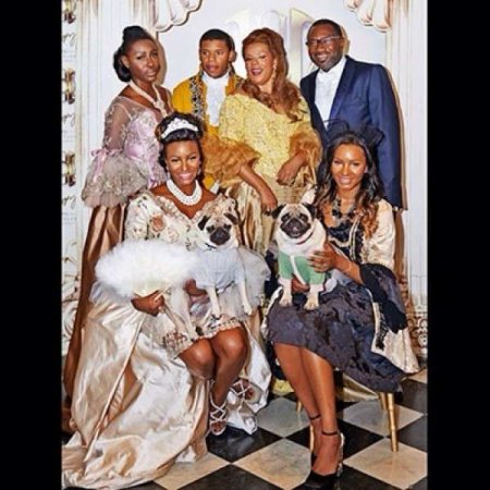 Femi-Otedola-and-family.jpg