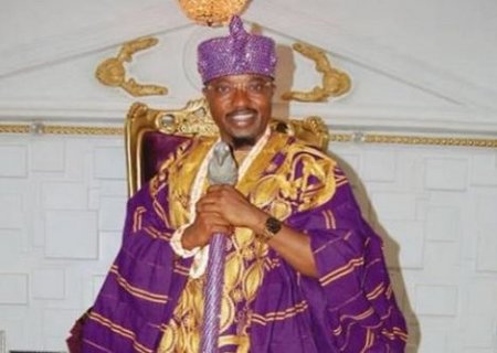 oluwo of iwo.JPG