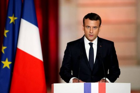 f-BRI-macron-b-20170515-870x580.jpg