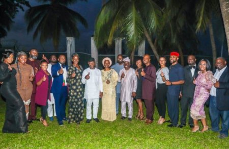 nigeria entertainment news - linda ikeji blog - osinbajo and nigerian entertainers.JPG