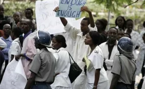 nurse on strike - allafricanews - zimbabwe.webp nurse on strike - allafricanews - zimbabwe.webp