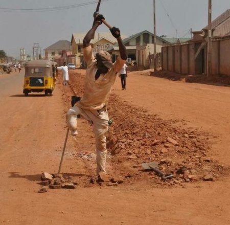 one-legged-man-who-was-spotted-digging-roadside-drainage-shares-story-of-his-life-photos.jpg