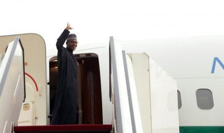 buhari traveling.jpg