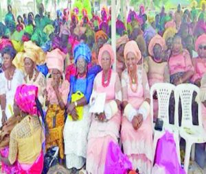 Women-at-the-Ofala-festival.jpg