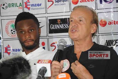 Gernot-Rohr-and-Mikel.jpg
