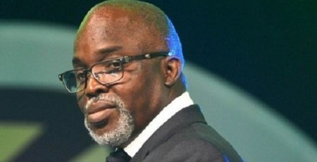 nff-president-pinnick-begs-buhari-nigerians-for-forgiveness-over-eagles-performance.jpg
