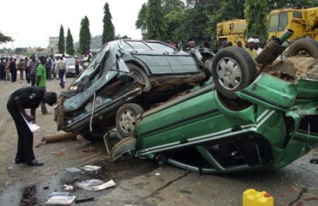 Scene-of-a-road-accident-in-Nigeria.jpg