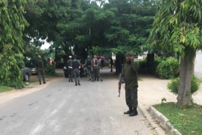 Police siege on Saraki’s Lake Chad residence.png