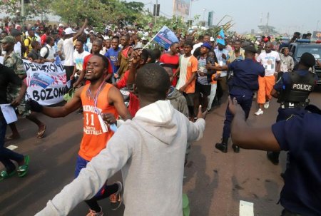 Leadership Nigeria Newspaper-Crowd.jpg