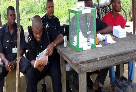Policemen-guarding-electoral-materials-INEC.jpg