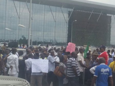 Aero-Contractors-Workers-Protest.jpg