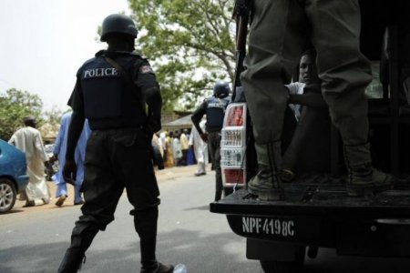 nigeria-police-officer.jpg