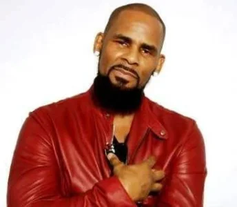 r kelly.webp