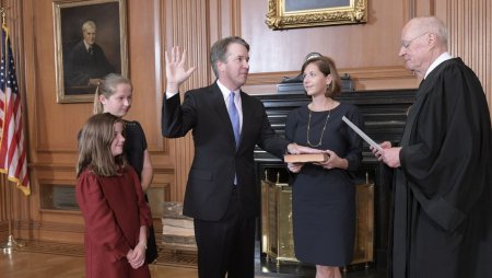 skynews-brett-kavanaugh-being-sworn.jpg