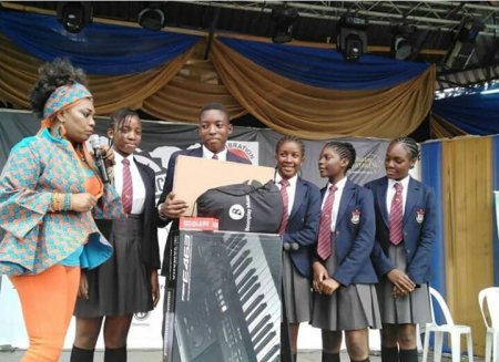 Yeni-Kuti-and-winners-of-the-Felabration-2018-Schools-Debate-Rainbow-College...jpg