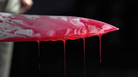 knife-blood.jpg