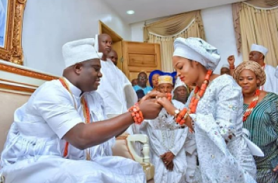 Ooni Of Ife And His New Bride.png