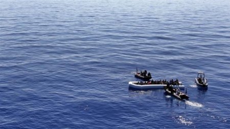 Mediterranean-Sea-African-Migrants-696x392.jpg