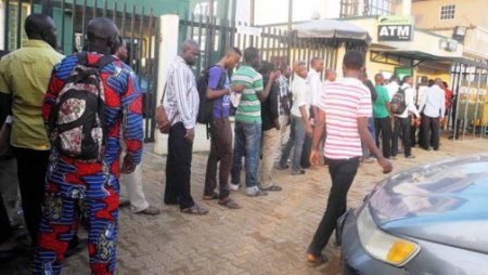 Long-queues-at-Lagos-Trade-fair-as-only-one-ATM-functional.jpg