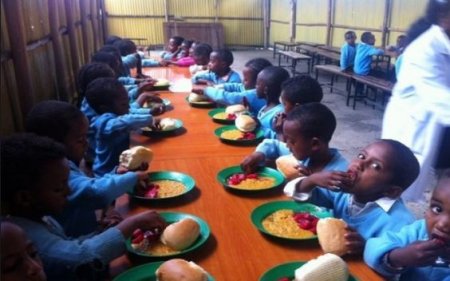 school feeding program.JPG