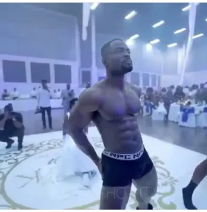 muscular groom.webp muscular groom.webp