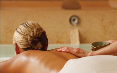 PelicanHill_Spa_328_Massage_fade.jpg