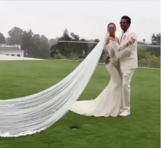 Beyonce-wedding-dress.webp Beyonce-wedding-dress.webp