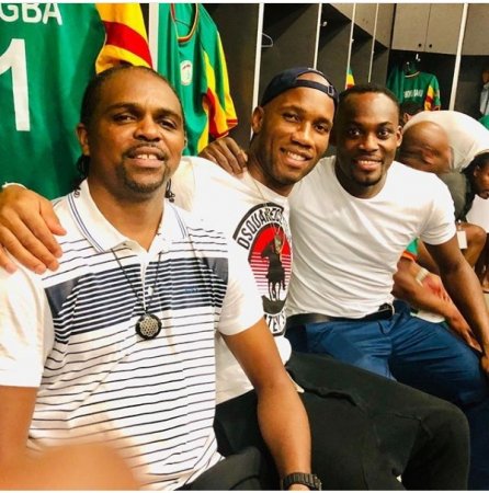 Kanu Nwankwo,Essien and Didier Drogba were pictured in a lovely photo..jpg