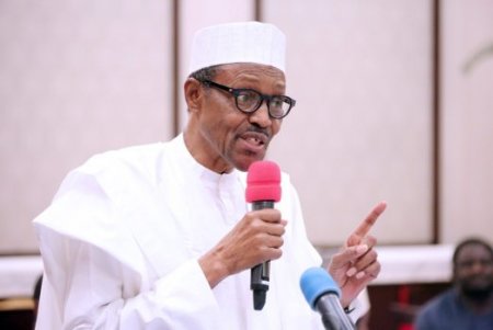 PRESIDENT-BUHARI-HOSTS-BIZ-MEN-1024x683.jpg