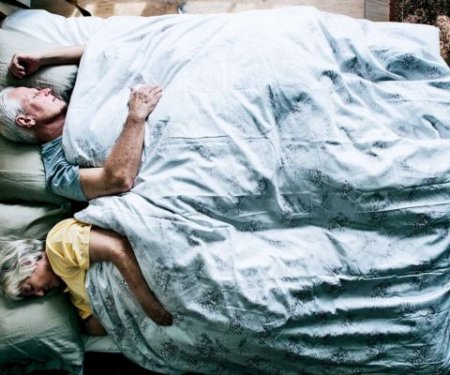 two-older-adults-sleeping_1600-480x400.jpg