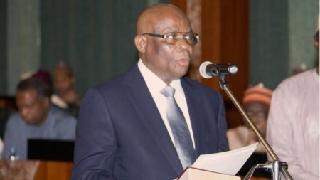 Onnoghen2.JPG